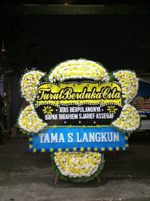 Papan Bunga Duka di Uwapa